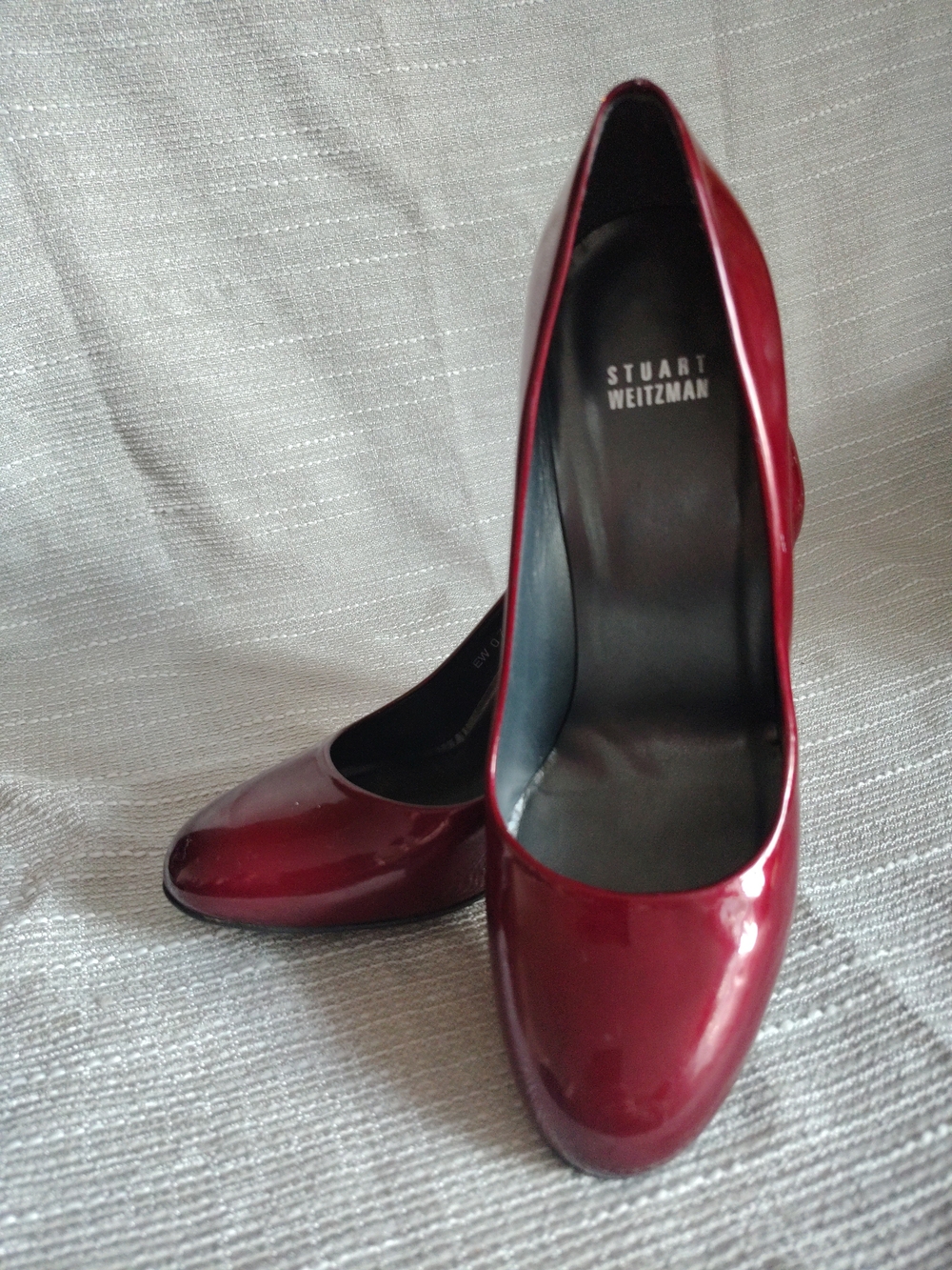 Stuart Weitzman Burgundy Patent Leather Pumps Size 8.5M Honor Roll Made in Spain
